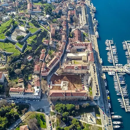 Beautiful Esperanza With Private Pool Near The * Pula