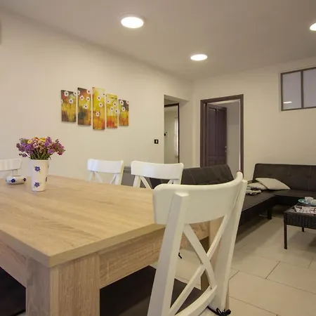 Beautiful Esperanza With Private Pool Near The Vila *